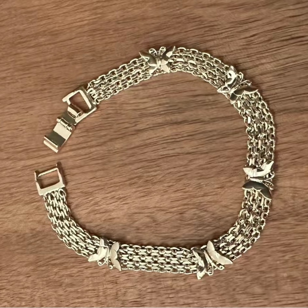 Elegant Gold Chain Bracelet